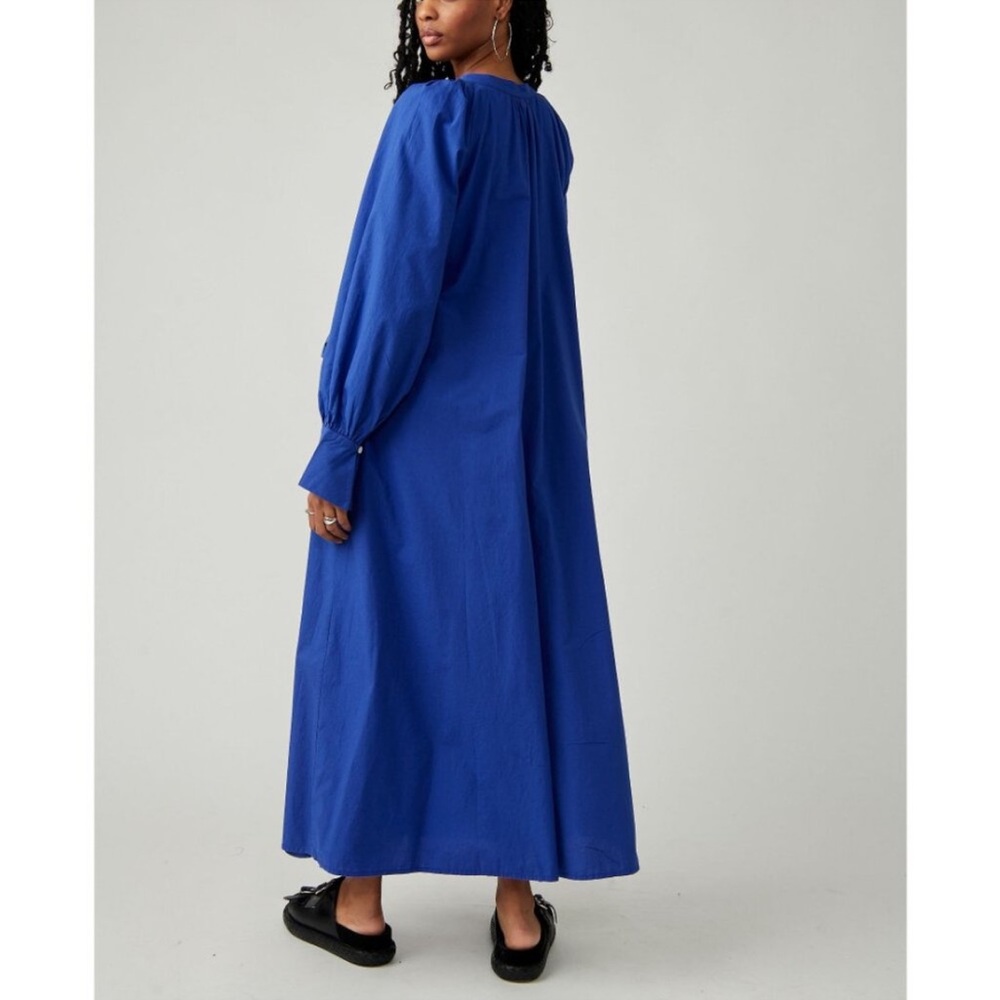 Elegant Blue Maxi Dress - Picture 3 of 16